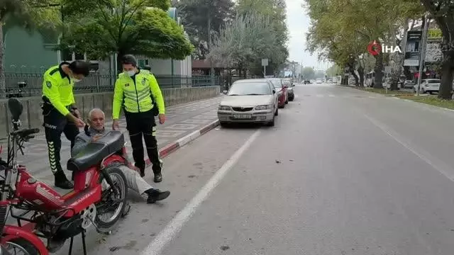 Trafik cezasını duyan motosiklet sürücüsü hastanelik oldu