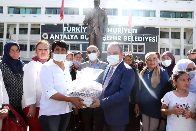 Başkan Böcek: Üreten kadınlarımıza desteğimiz sürecek