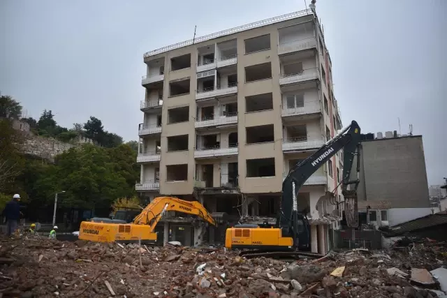 Tarihi Çarşı ve Hanlar Bölgesi'nde düzenleme çalışmaları devam ediyor