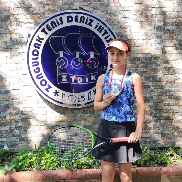 Elif Nisa Akbaş: Hayalim Wimbledon'da oynamak