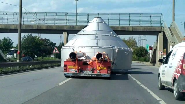 eninden buyuk yuk tasiyan tir trafigi yavasla 2 14457582 o