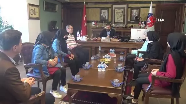 Evi yanan arkadaşları için seferber oldular