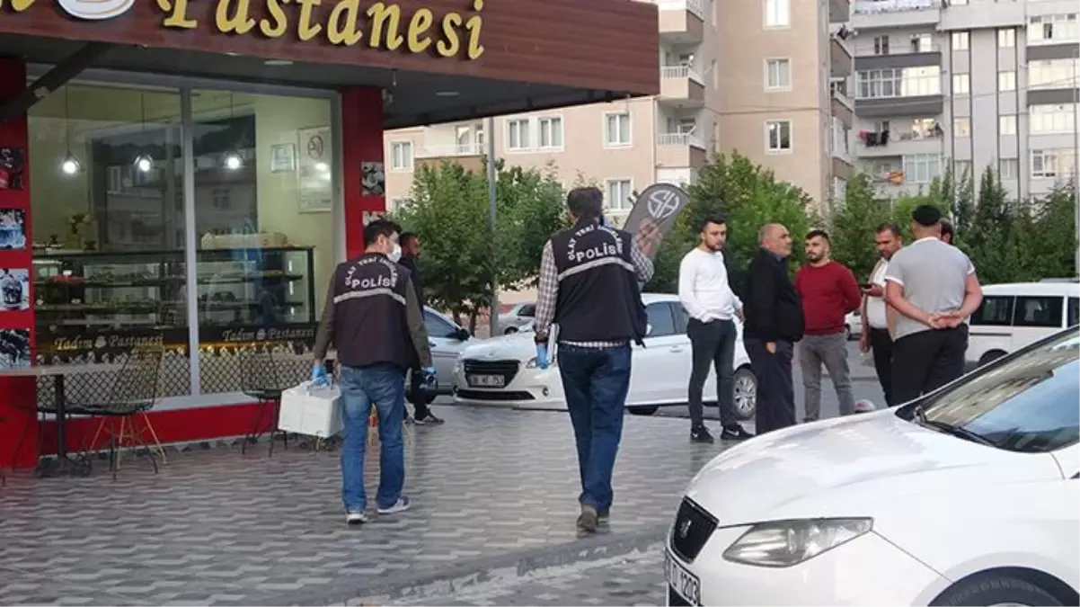 Üçüncü kattan beton zemine düşen 2 çocuk annesi yaşamını yitirdi