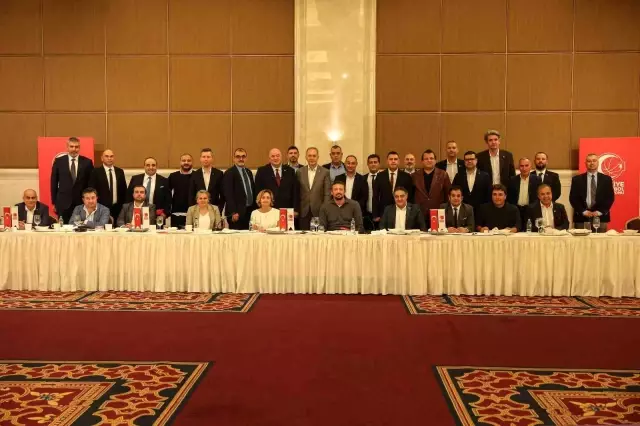 Hidayet Türkoğlu, kulüp temsilcileriyle bir araya geldi