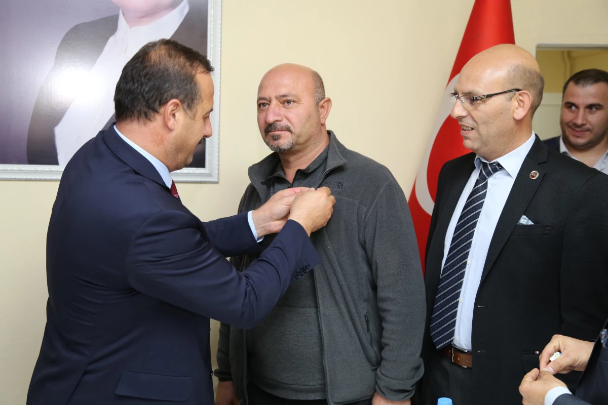 İYİ Parti Genel Başkan Yardımcısı Ağıralioğlu Oltu esnafını ziyaret etti