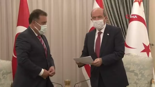 KKTC Başbakanı Saner, koalisyon hükümetinin istifasını sundu