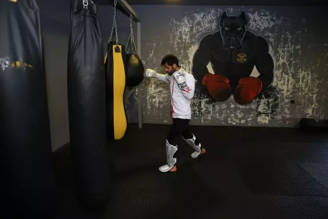 Milli kick boksçu Batuhan Bozatlı, ringe dünya şampiyonluğu için çıkacak