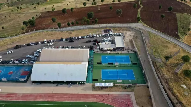Şırnak'ta modern tesislerle gençler spora yöneldi