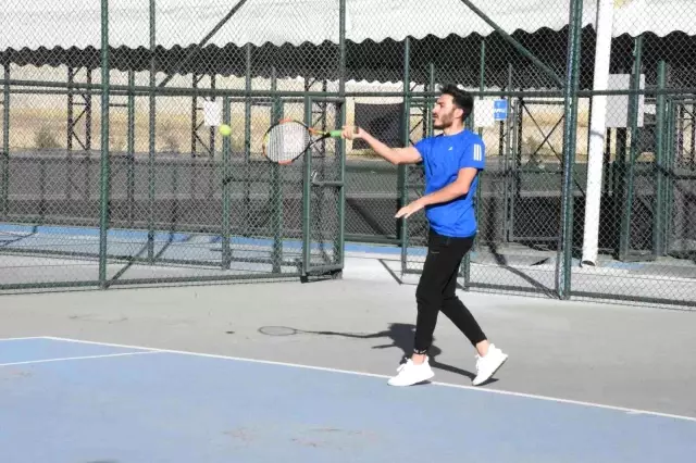 Şırnak'ta modern tesislerle gençler spora yöneldi