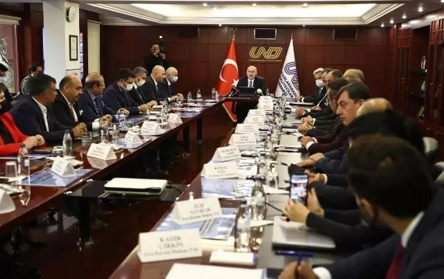 Ulaştırma ve Altyapı Bakanı Karaismailoğlu, nakliye sektörü temsilcileriyle bir araya geldi Açıklaması