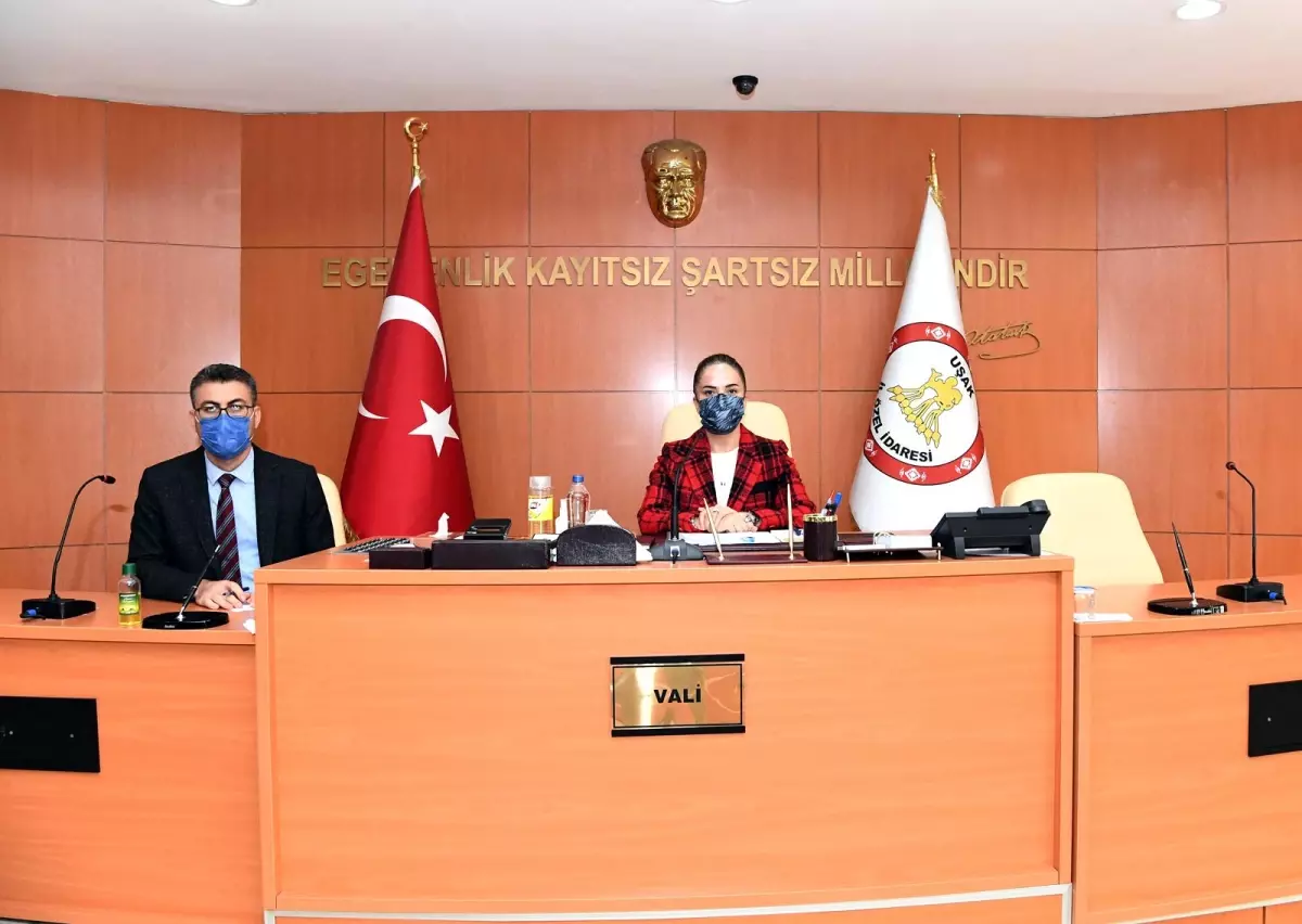 Vali Funda Kocabıyık, Merkez ilçe mahalle ve köy muhtarlarıyla bir araya geldi