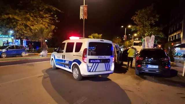 Yolun karşısına geçmek isteyen genç kıza taksi çarptı