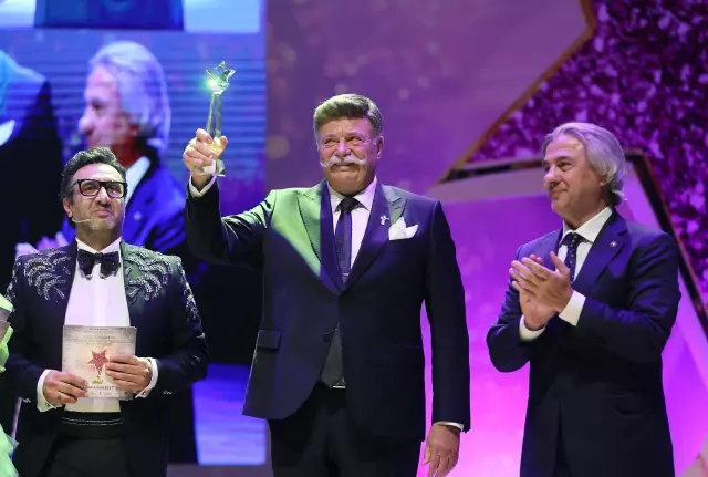 4. Türk Sinemasını Geçmişten Geleceğe Taşıyanlar Ödülleri verildi (2)