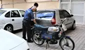Acemi hırsız, çevre esnafından yardım isteyince yakayı ele verdi