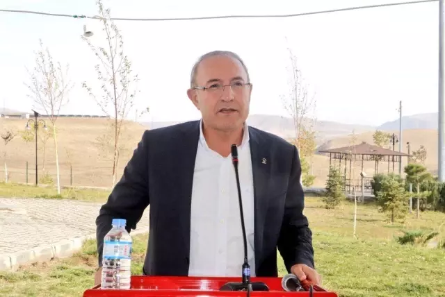 Başkan Sayan, Tutak'ta muhtarlarla bir araya geldi