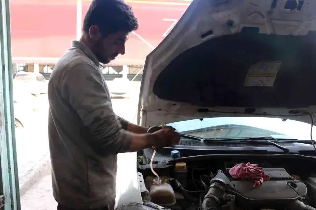 Doğuda araç sahiplerinin soğukla mücadelesi başladı