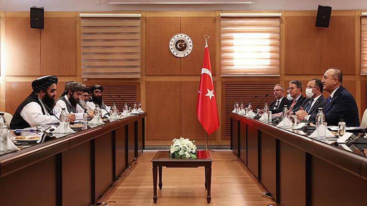 Taliban'ın Türkiye'ye yaptığı üst düzey ziyarette tek bayrak detayı dikkatlerden kaçmadı