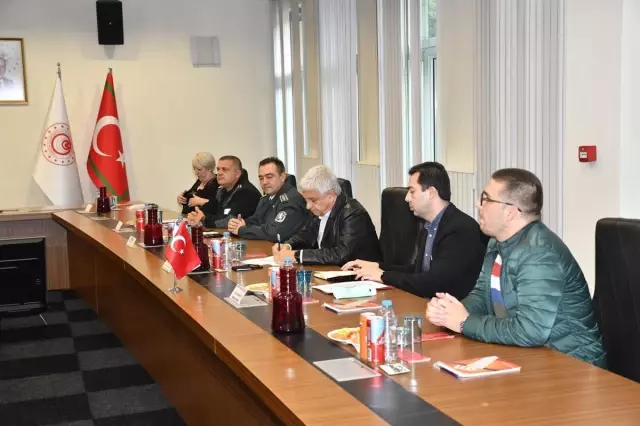 Vali Canalp, Bulgaristan heyeti ile Kapıkule'de bir araya geldi.