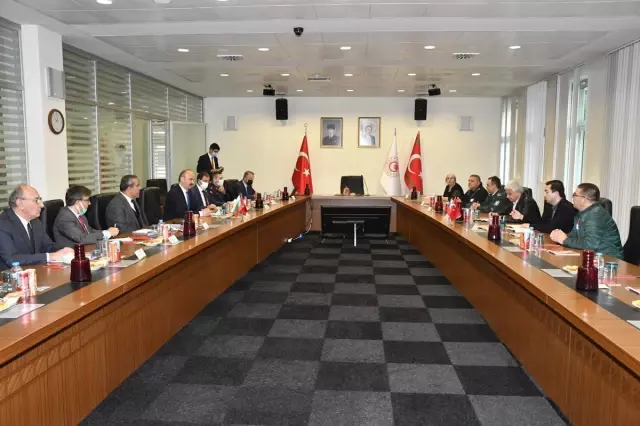Vali Canalp, Bulgaristan heyeti ile Kapıkule'de bir araya geldi.