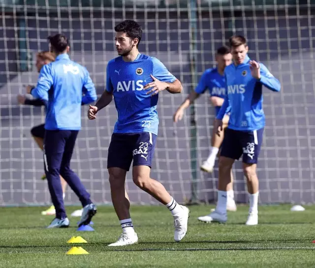 Fenerbahçe'de Trabzonspor maçı hazırlıkları sürüyor