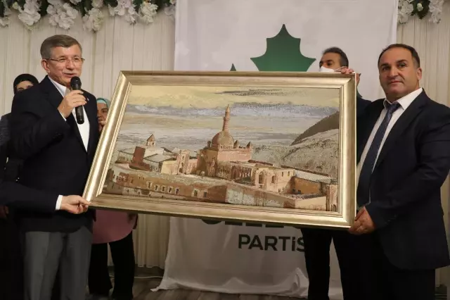 Gelecek Partisi Genel Başkanı Davutoğlu, STK temsilcileri ve kanaat önderleriyle buluştu