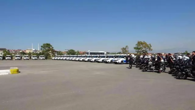 Hayırseverlerin bağışladığı 22 yeni araç dualarla yeni görev yerlerine uğurlandı