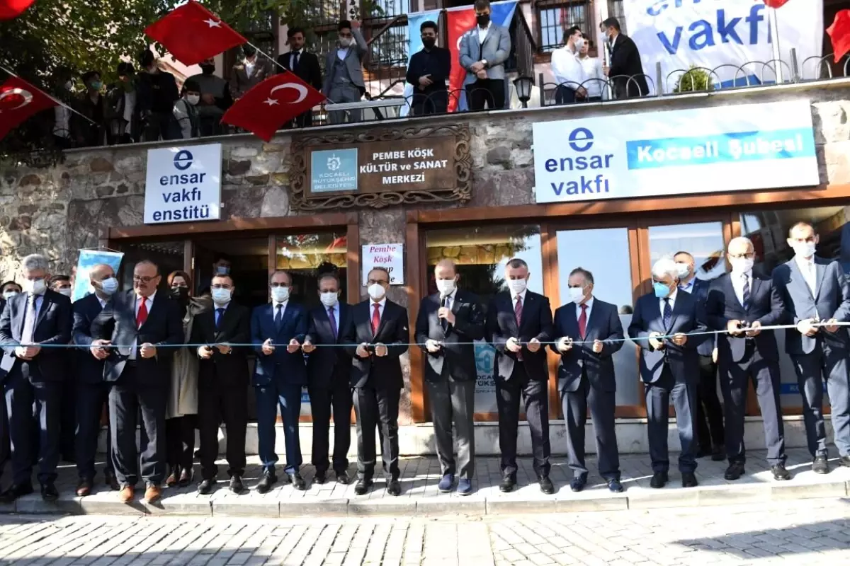 Hür ve Bağımsız Yaşamak, Umudunu Bize Bağlamış Mazlumların Yanında Durmak İçin, Çok Çalışmak ve Güçlü Olmak Zorundayız