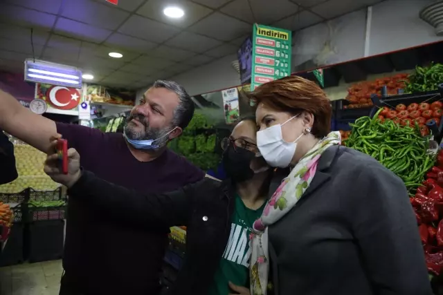 İYİ Parti Genel Başkanı Akşener, esnaf ziyaretinde bulundu