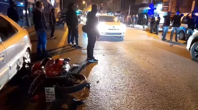 Kamyonet, motosiklet ile çarpıştı: 2 yaralı