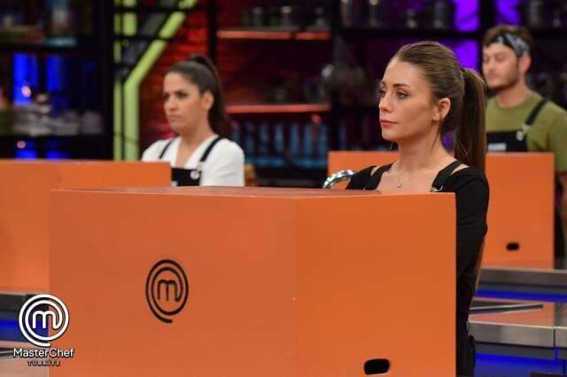 MasterChef Türkiye yeni döneminde bir ilk! Kırmızı kadro, rakibini hezimete uğrattı