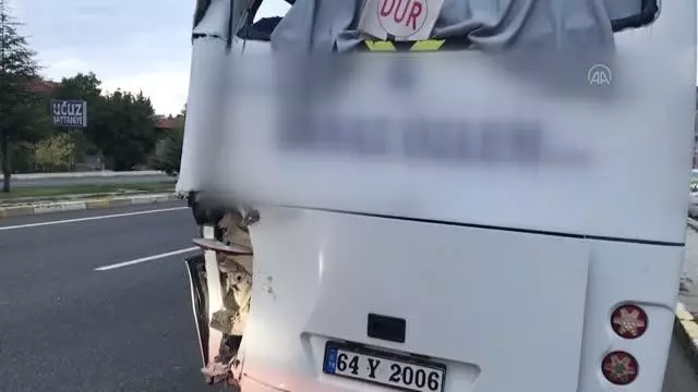 Otobüsün midibüse arkadan çarpması sonucu 3 kişi yaralandı