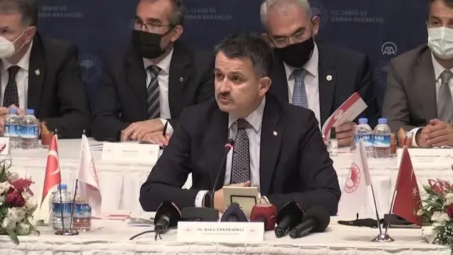 Pakdemirli: Doğru fiyatlarla çiftçimizin alın teri yere dökülmeyecek, alın teri boşa gitmeyecek
