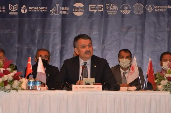 Pakdemirli: Doğru fiyatlarla çiftçimizin alın teri yere dökülmeyecek, alın teri boşa gitmeyecek