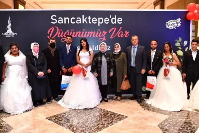 Sancaktepe'de Roman çiftler toplu nikah töreniyle dünya evine girdi