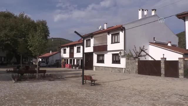 Tarihi Kafkas köyünde meydan Osmanlı mimarisiyle yenilendi
