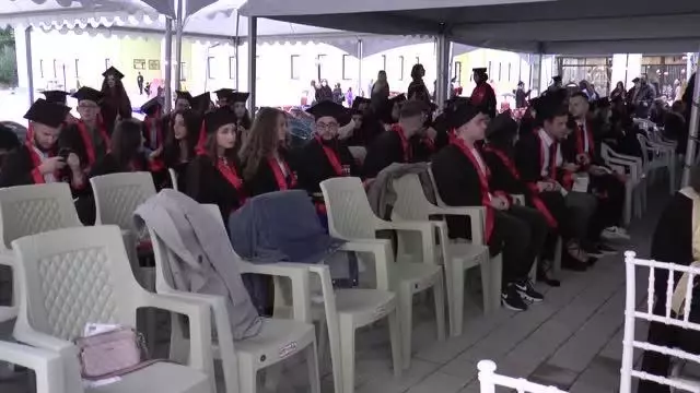 Uluslararası Balkan Üniversitesinde mezuniyet heyecanı