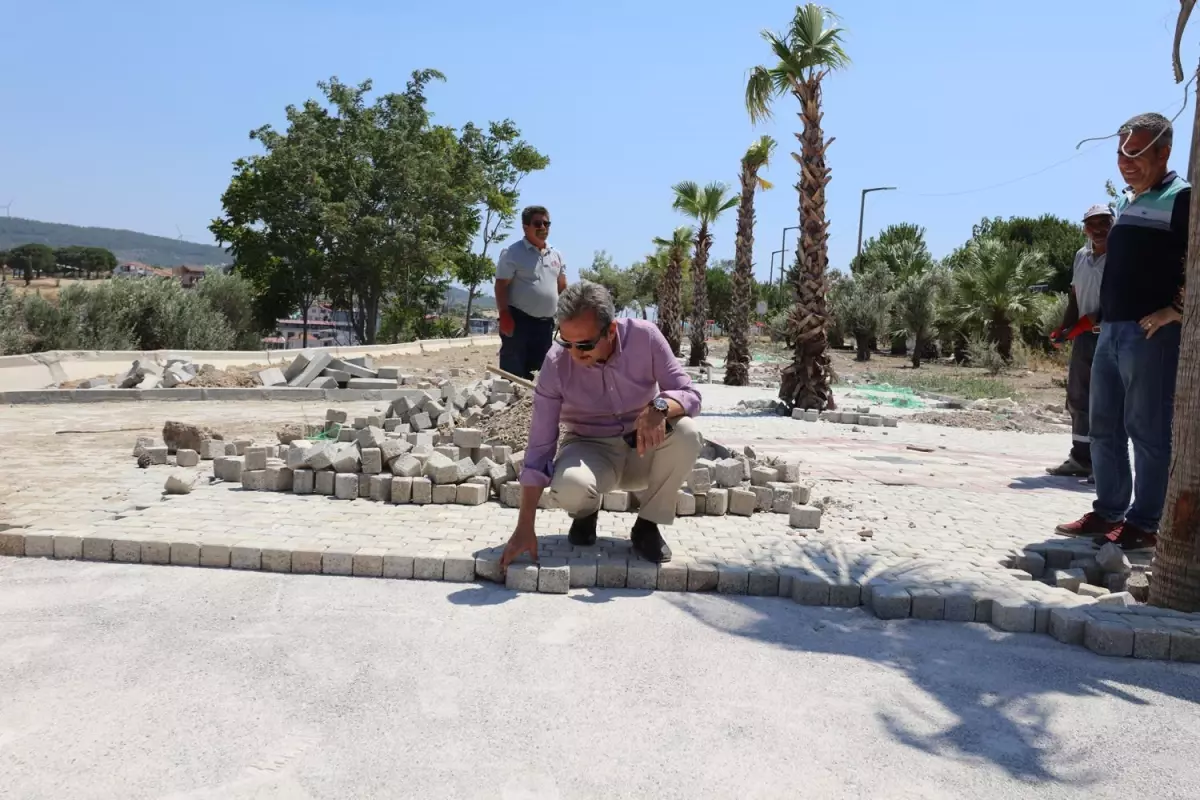 Urla sokaklarında, yol yapım çalışmaları sürüyor