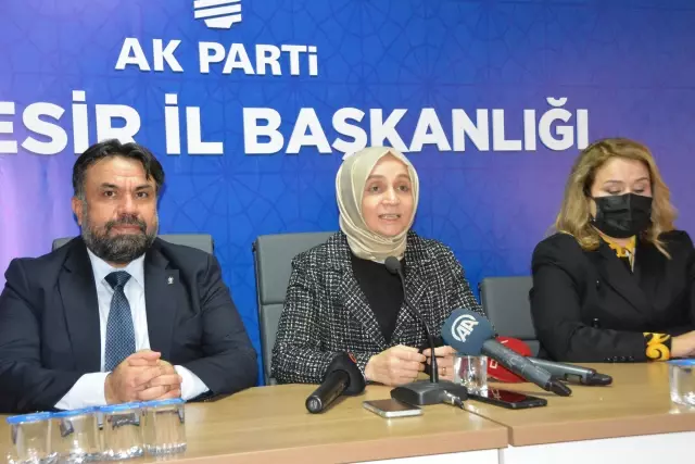 BALIKESİR - AK Parti Genel Başkan Yardımcısı Usta, partisinin Balıkesir İl Başkanlığında konuştu