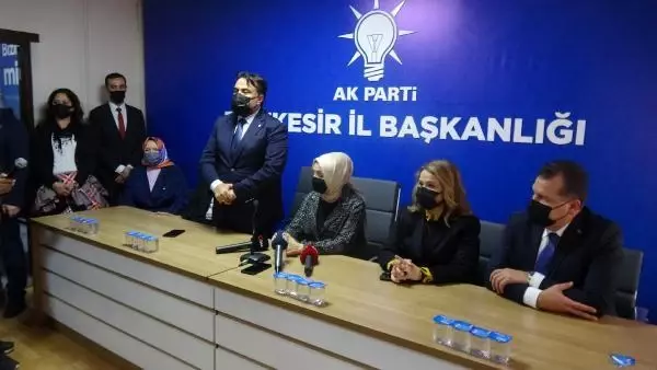 BALIKESİR - AK Parti Genel Başkan Yardımcısı Usta, partisinin Balıkesir İl Başkanlığında konuştu