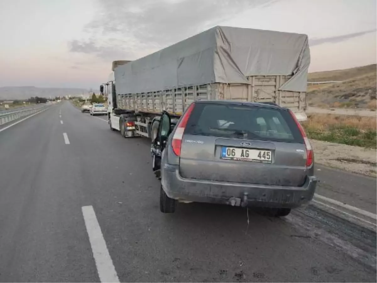 Son dakika: Ankara'da otomobil, TIR'a çarptı: 1 ölü
