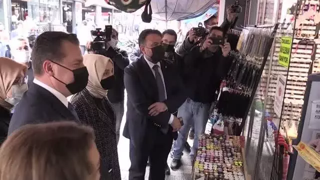 BALIKESİR - AK Parti Genel Başkan Yardımcısı Usta, partisinin Balıkesir İl Başkanlığında konuştu