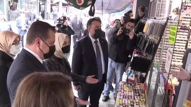 BALIKESİR - AK Parti Genel Başkan Yardımcısı Usta, partisinin Balıkesir İl Başkanlığında konuştu