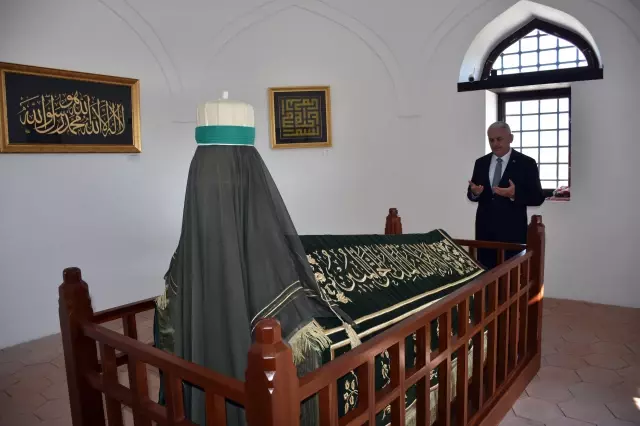 Binali Yıldırım, Macaristan'da ziyaretlerde bulundu