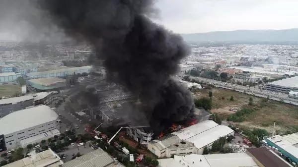 Son dakika haber | Bursa'da tekstil fabrikası yangını (3)