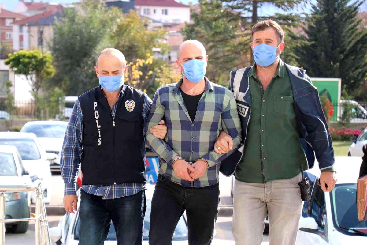 Cezaevinden izinli çıktı, temizlik işçisini bıçakla öldürdü