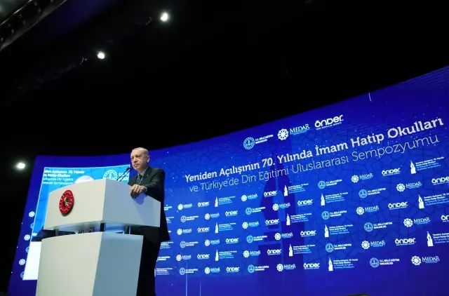 Son dakika haber... Cumhurbaşkanı Erdoğan, İmam Hatip Okulları ve Türkiye'de Din Eğitimi Sempozyumu'nda konuştu: (1)