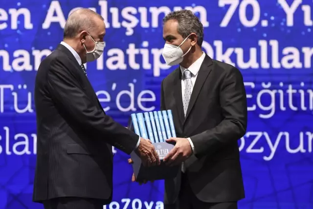 Son dakika gündem: Cumhurbaşkanı Erdoğan, İmam Hatip Okulları ve Türkiye'de Din Eğitimi Sempozyumu'nda konuştu: (2)