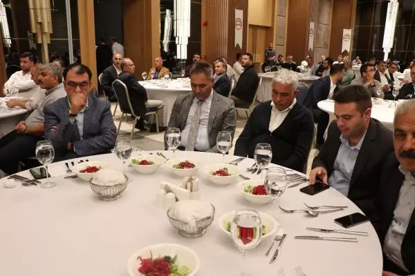 DİYARBAKIR VALİSİ'NDEN, 'TEKSTİL VE YATIRIM ZİRVESİ'NDE İŞ İNSANLARINA UYARI