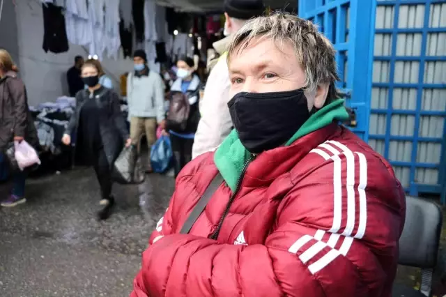 Ulus Pazarı yağmura rağmen doldu taştı, otoparklarda yer kalmadı