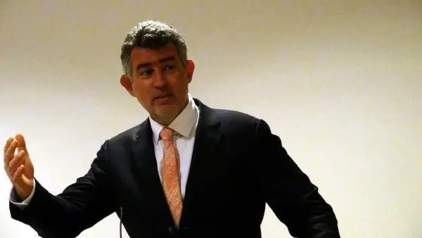 FEYZİOĞLU: MESLEKTAŞLARIMIZA 'KORUYUCU AVUKATLIK' GÖREVİ VERİLSİN